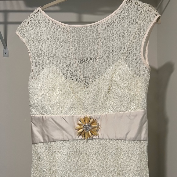 Xeniya Lace Dress - Picture 4 of 7
